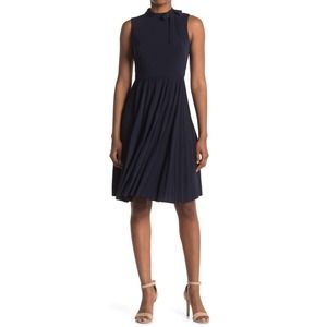 New Maggy London Size 14 Bow Neck Sleeveless Pleated Fit & Flare Dress Navy Blue